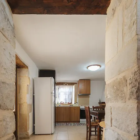 Villa Satra Elefterna